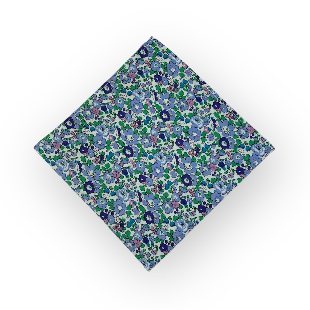 Off-White w/ Periwinkle Floral Pocket Square